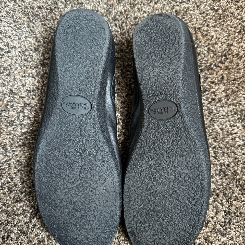 Taos Footwear Black Leather Mary Jane Shoes - Picture 5 of 5